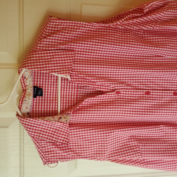 Basic Edition Women Plus Size Sleeveless Tailored Button down - Picture 9 of 9